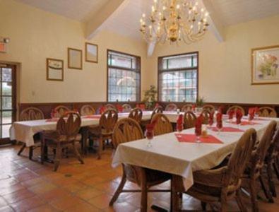 Merced Inn & Suites Restoran fotoğraf